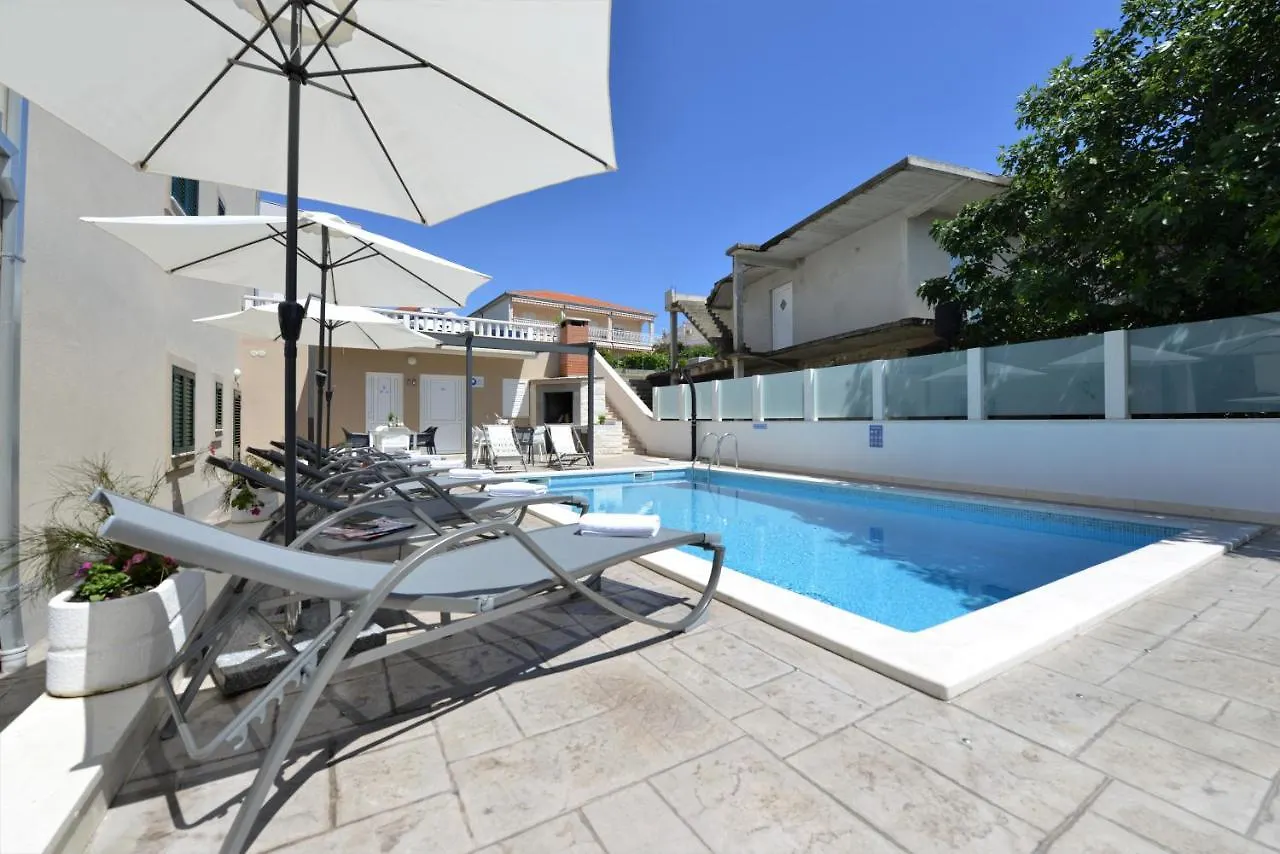 Villa Teco - Modern Apartments With Sea View Trogir