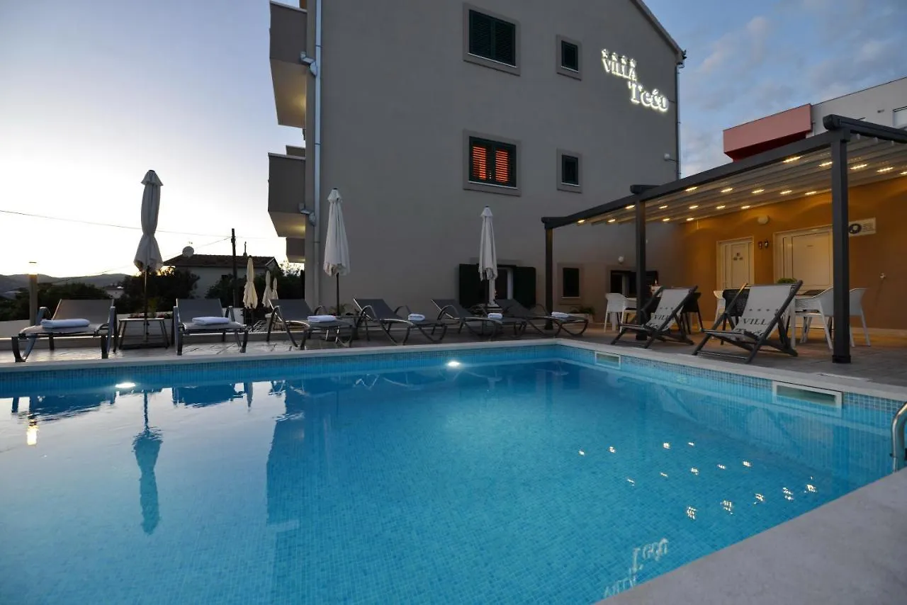 Villa Teco - Modern Apartments With Sea View 트로기르
