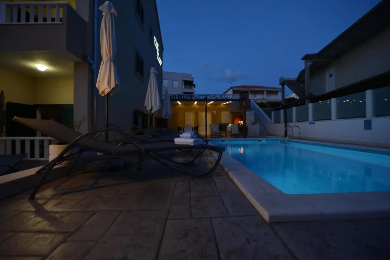 Villa Teco - Modern Apartments With Sea View Trogir