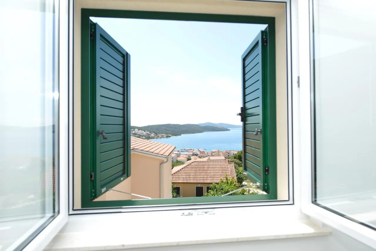 Villa Teco - Modern Apartments With Sea View 트로기르