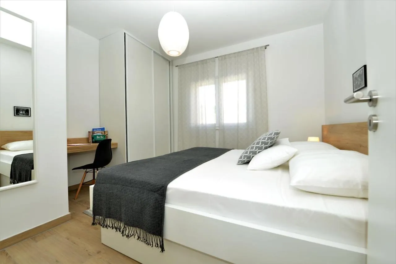 Villa Teco - Modern Apartments With Sea View Trogir