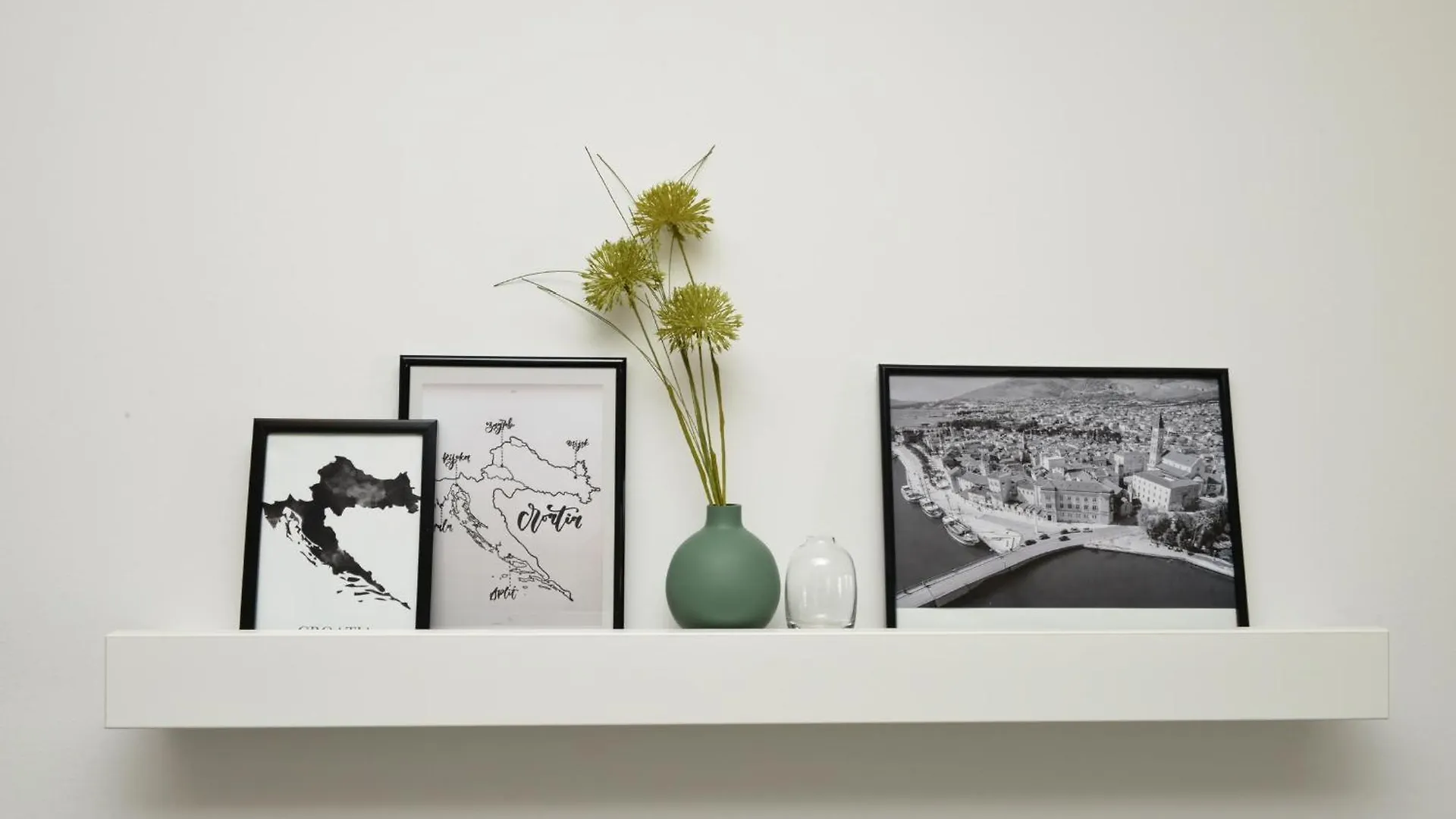 Villa Teco - Modern Apartments With Sea View 트로기르 0*,  크로아티아
