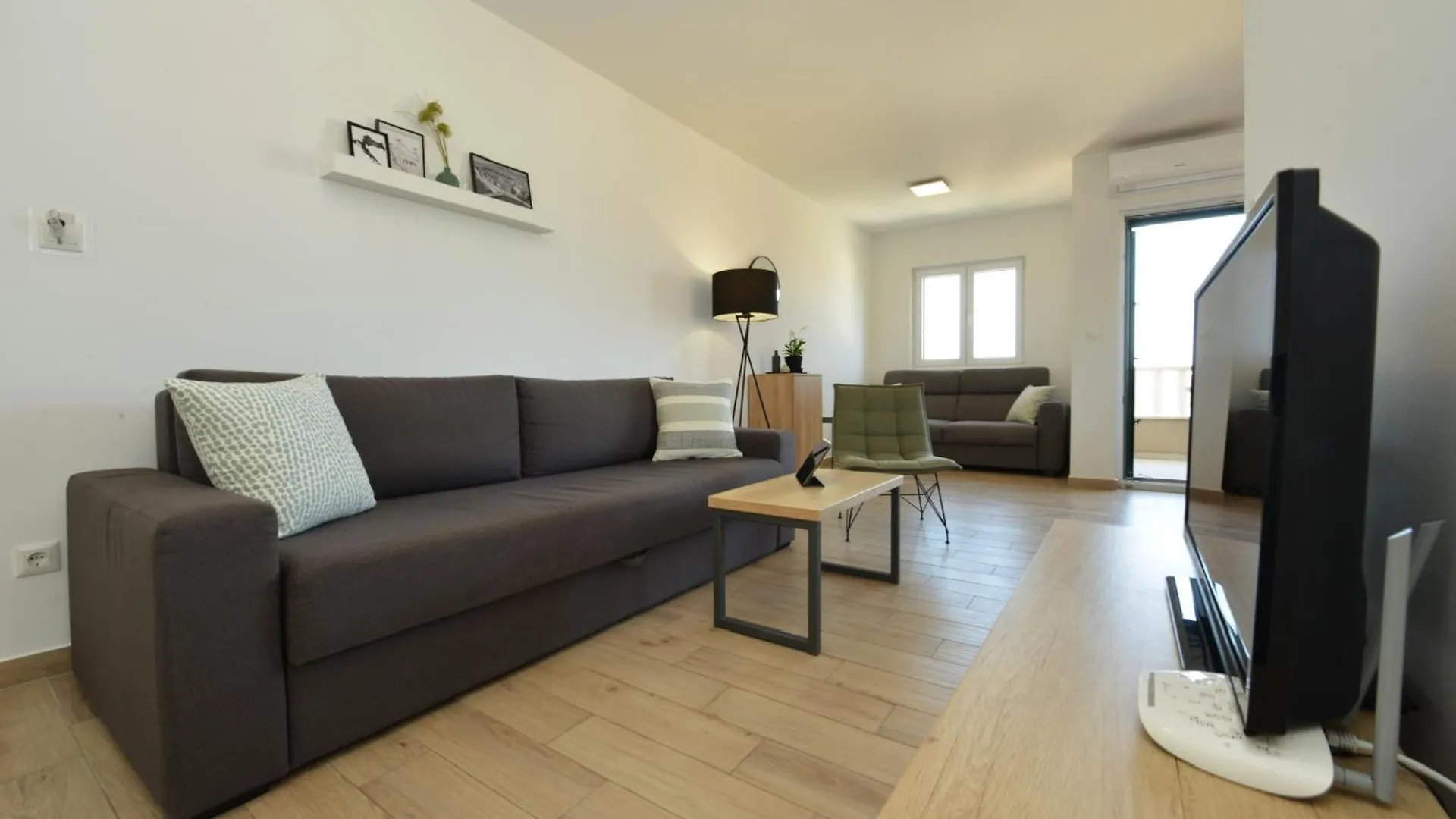 Villa Teco - Modern Apartments With Sea View 트로기르