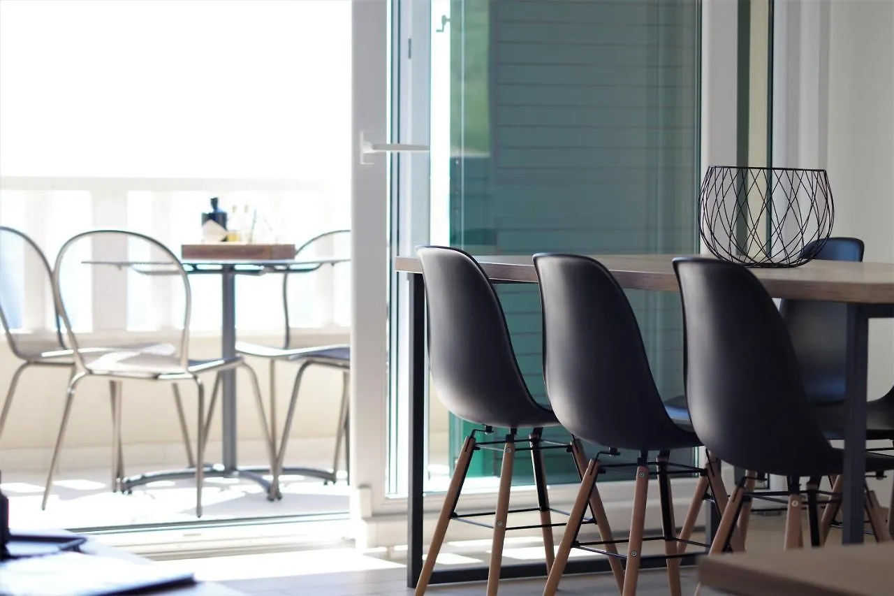 Villa Teco - Modern Apartments With Sea View Trogir