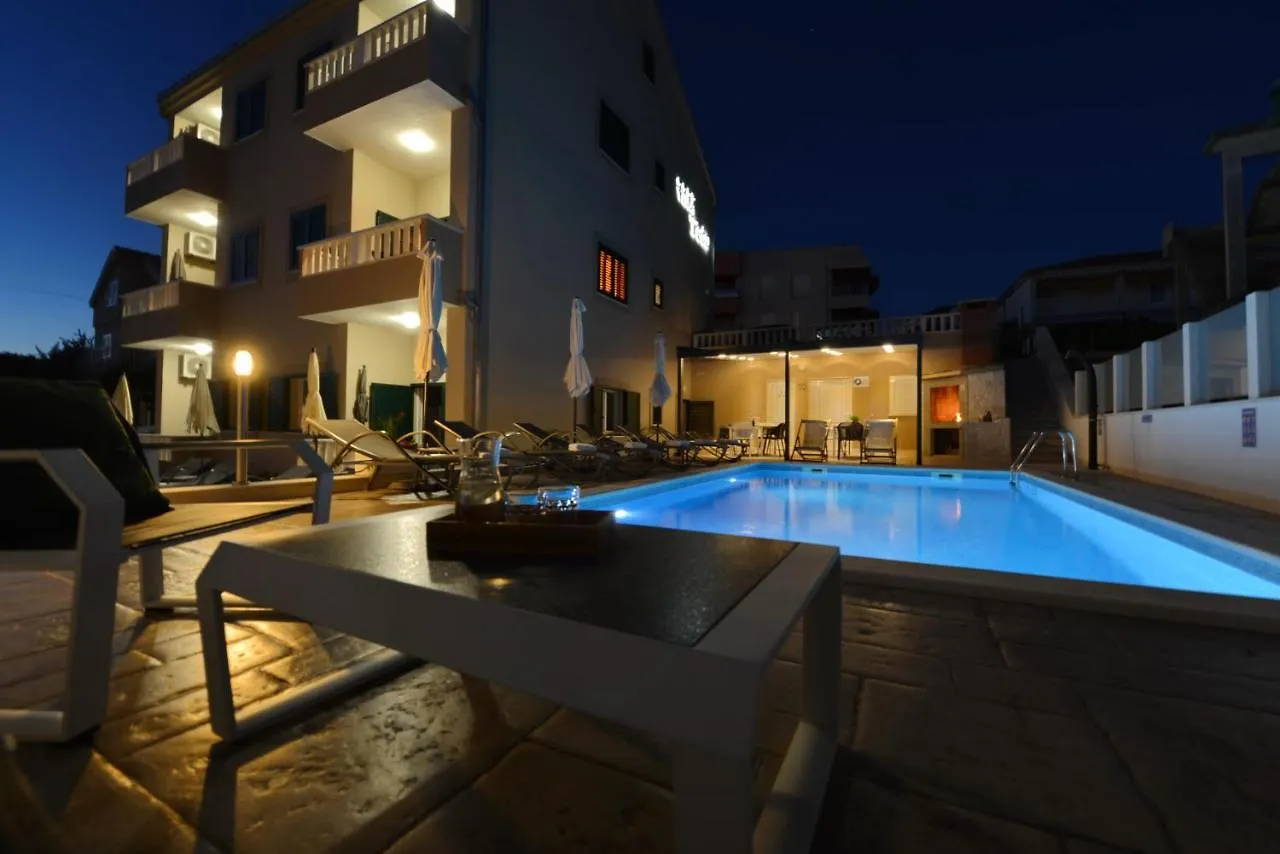 Villa Teco - Modern Apartments With Sea View Trogir