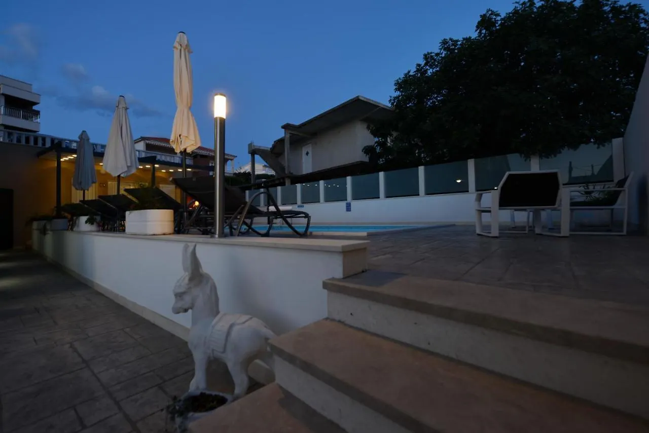 Villa Teco - Modern Apartments With Sea View Trogir