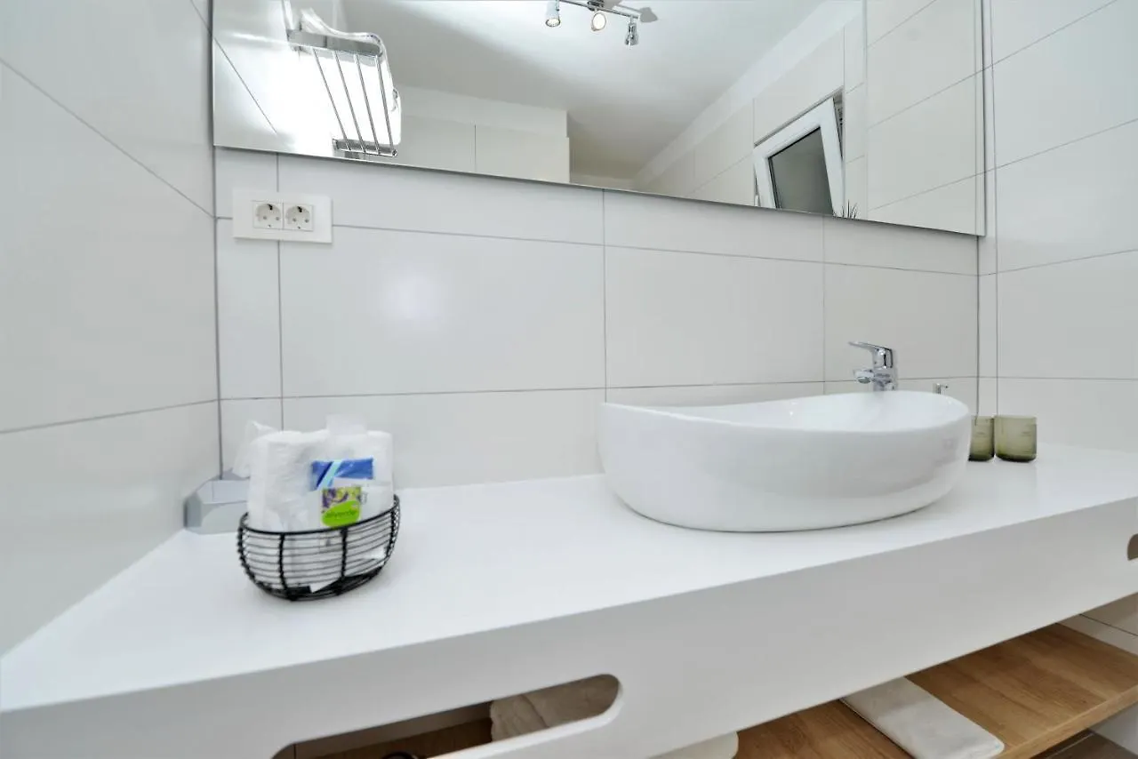 Villa Teco - Modern Apartments With Sea View Trogir