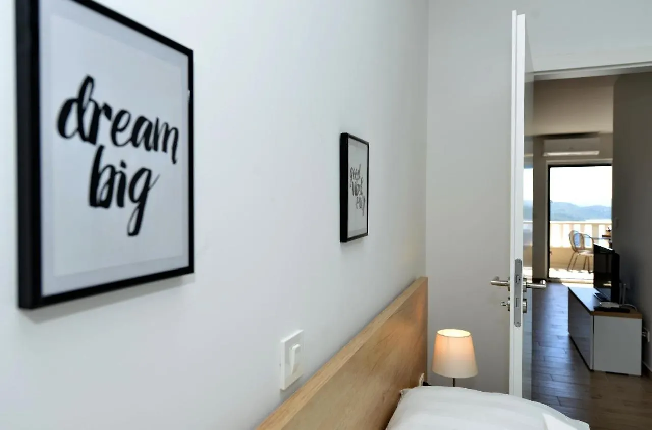 Villa Teco - Modern Apartments With Sea View Trogir 0*,