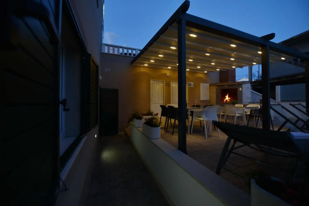 Villa Teco - Modern Apartments With Sea View Trogir