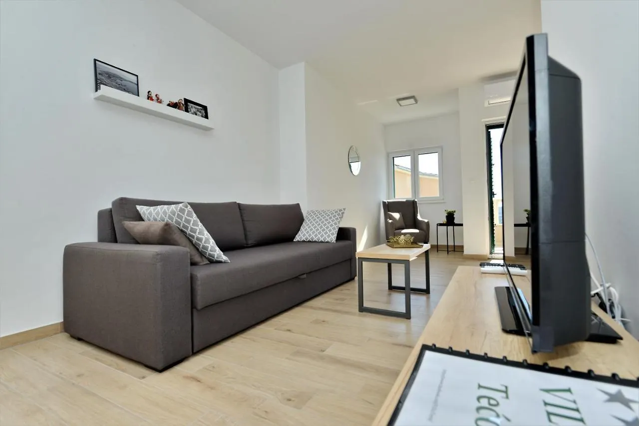 Villa Teco - Modern Apartments With Sea View Trogir