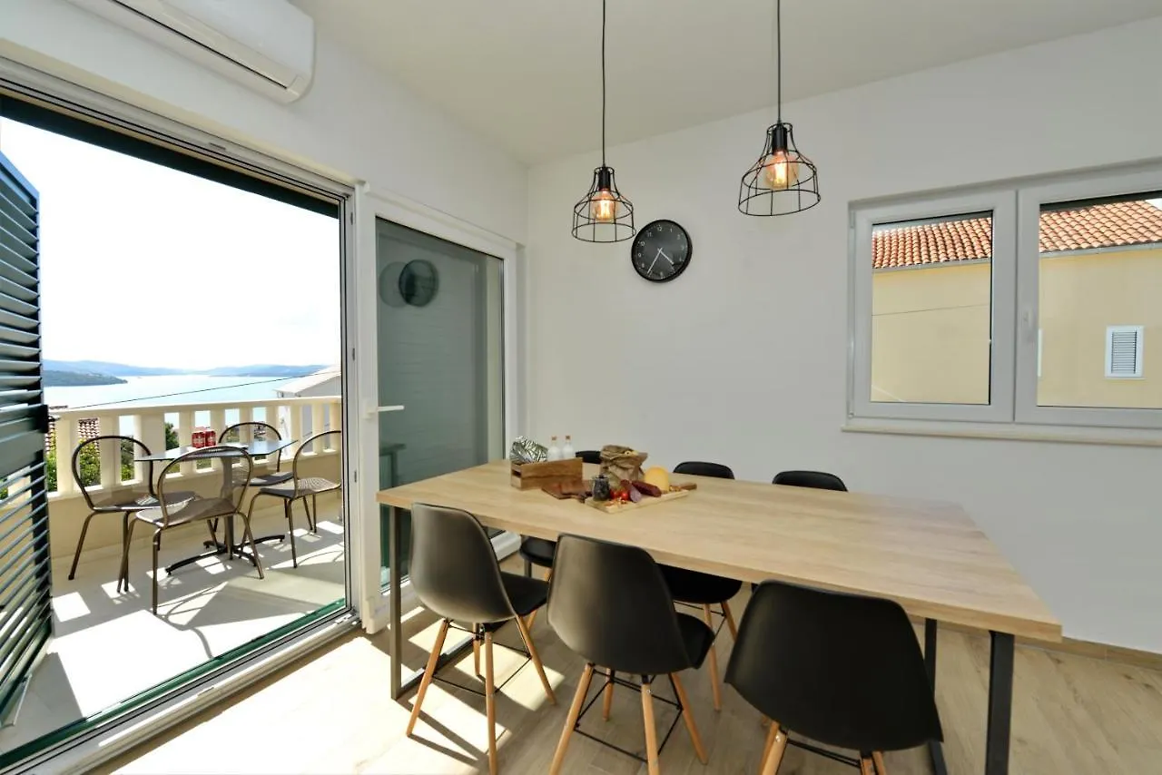 Villa Teco - Modern Apartments With Sea View Trogir