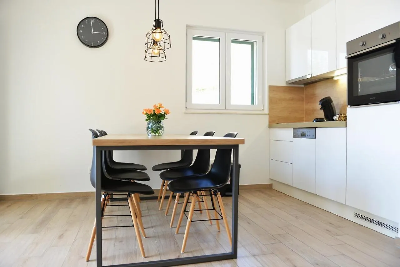 Villa Teco - Modern Apartments With Sea View Trogir