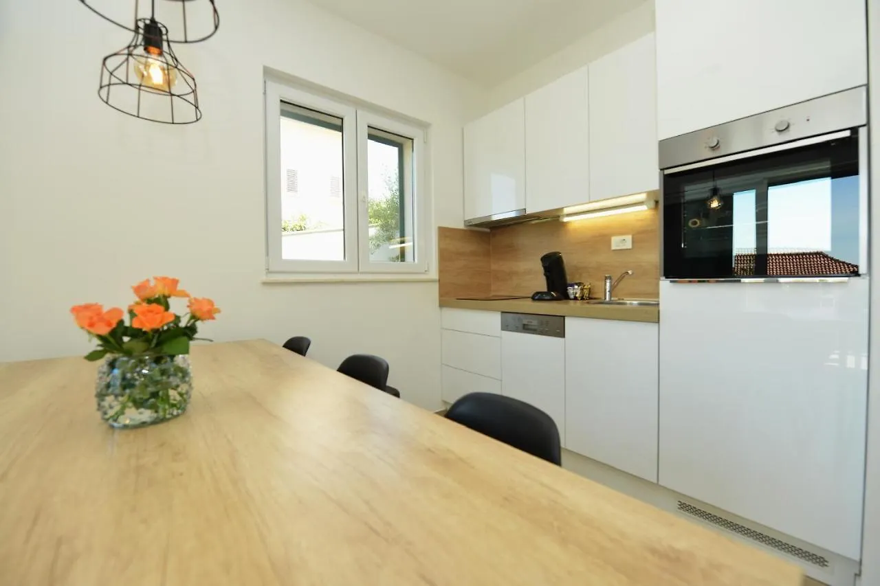 Villa Teco - Modern Apartments With Sea View Trogir